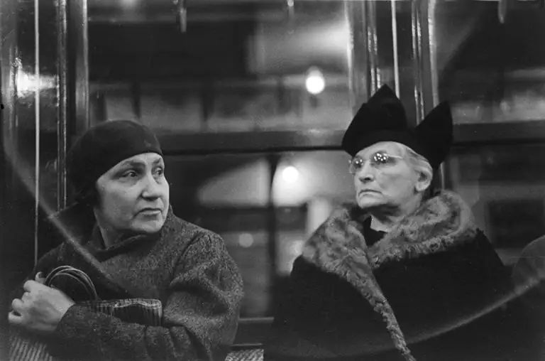 Walker Evans [Subway Passengers, New York], 1938 [Passatgeres del metro, Nova York] Còpia d’època de gelatina de plata Col·lecció particular, San Francisco © Walker Evans Archive, The Metropolitan Museum of Art.
