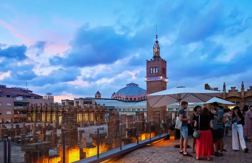 Visita comentada «Atardecer en la fábrica modernista – CaixaForum»
