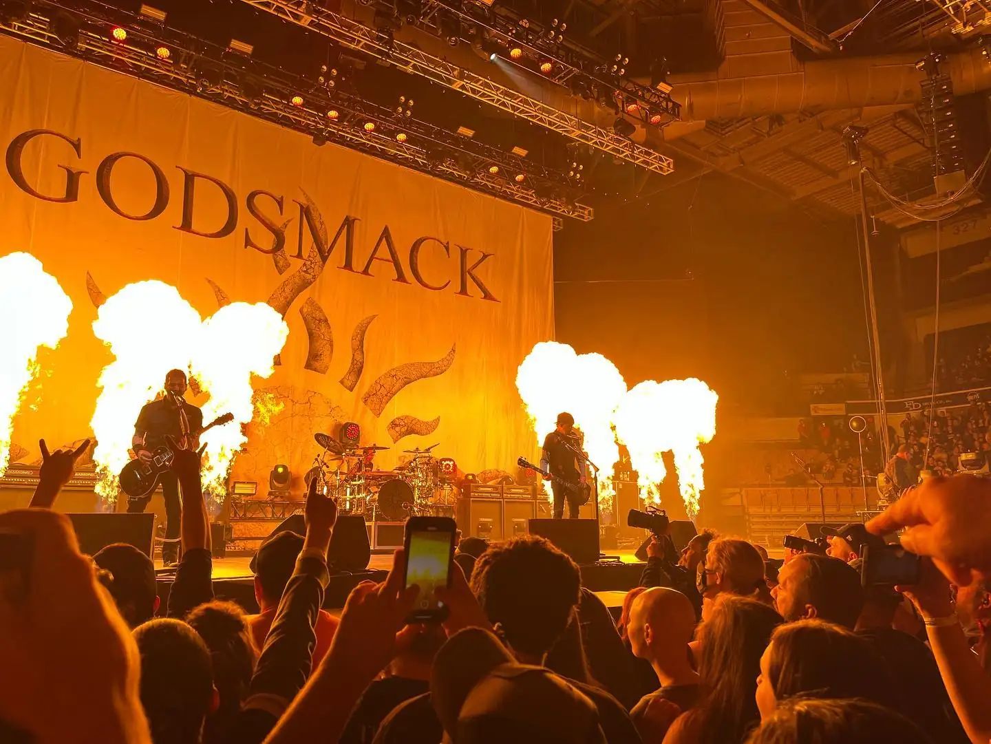 Concierto de Godsmack