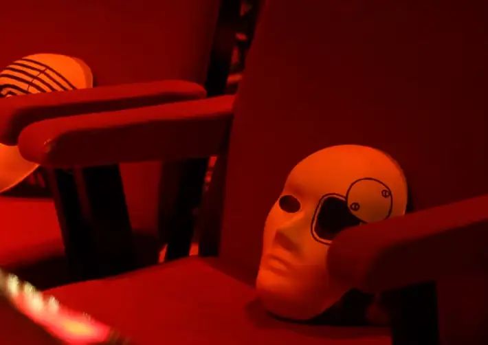 Experiencia teatral inmersiva «Voyeur»