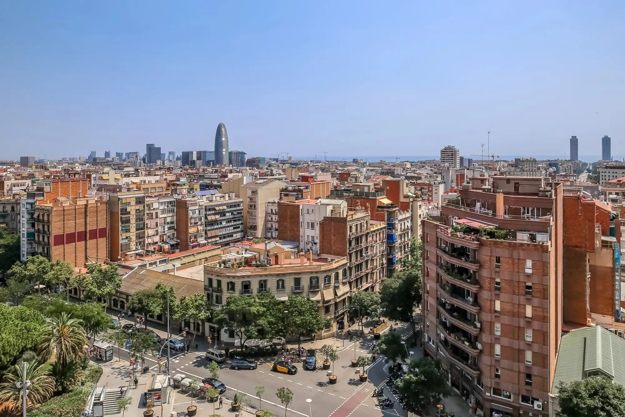 Creix la incertesa entre veïns davant la Sagrada Família per possibles enderrocs