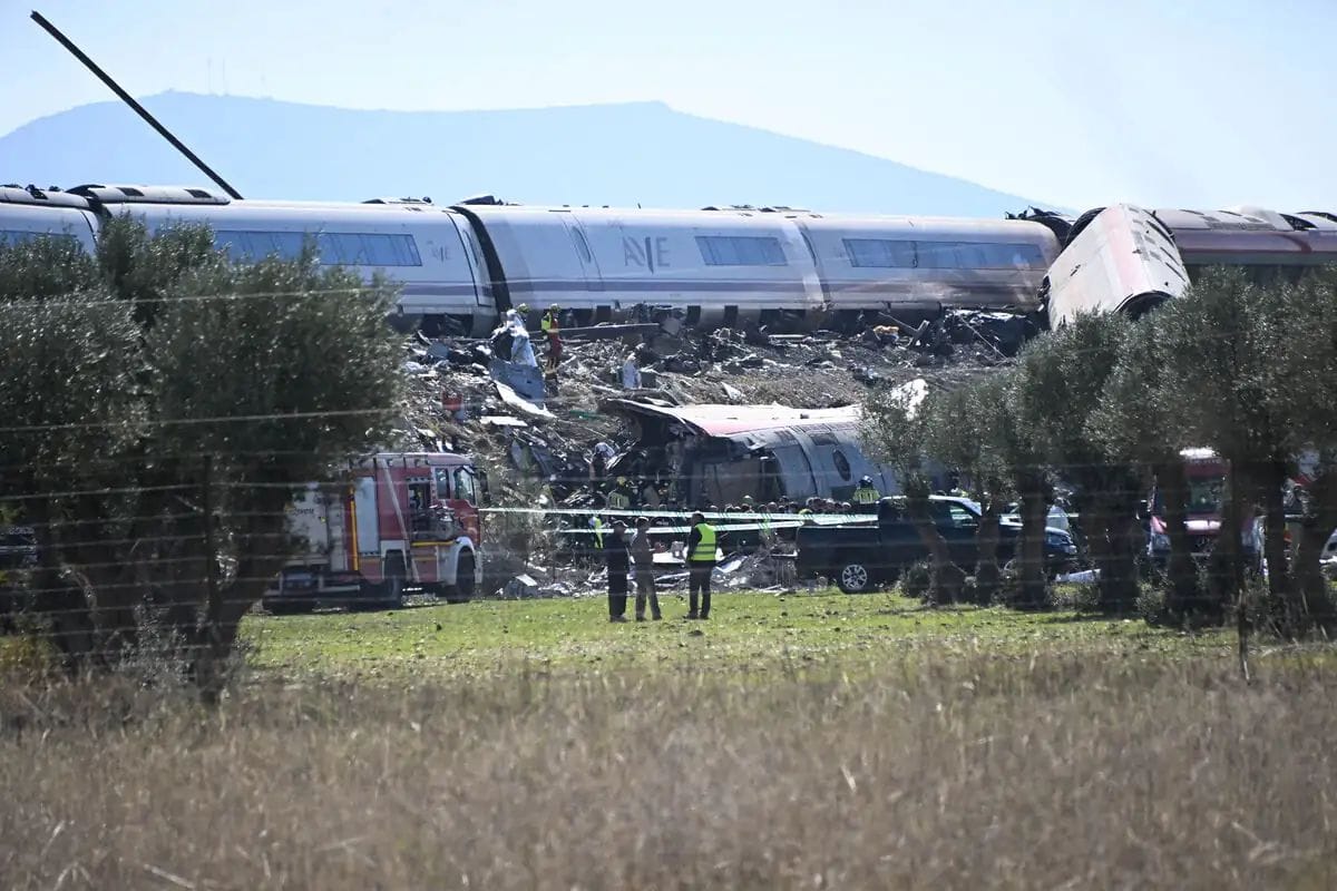 Sánchez declara tres dies de dol oficial pel accident de tren a Toledo i anuncia mesures per reforçar la seguretat ferroviària