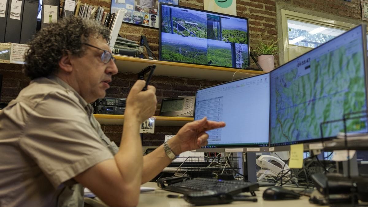 Les pantalles per vigilar els incendis a Collserola