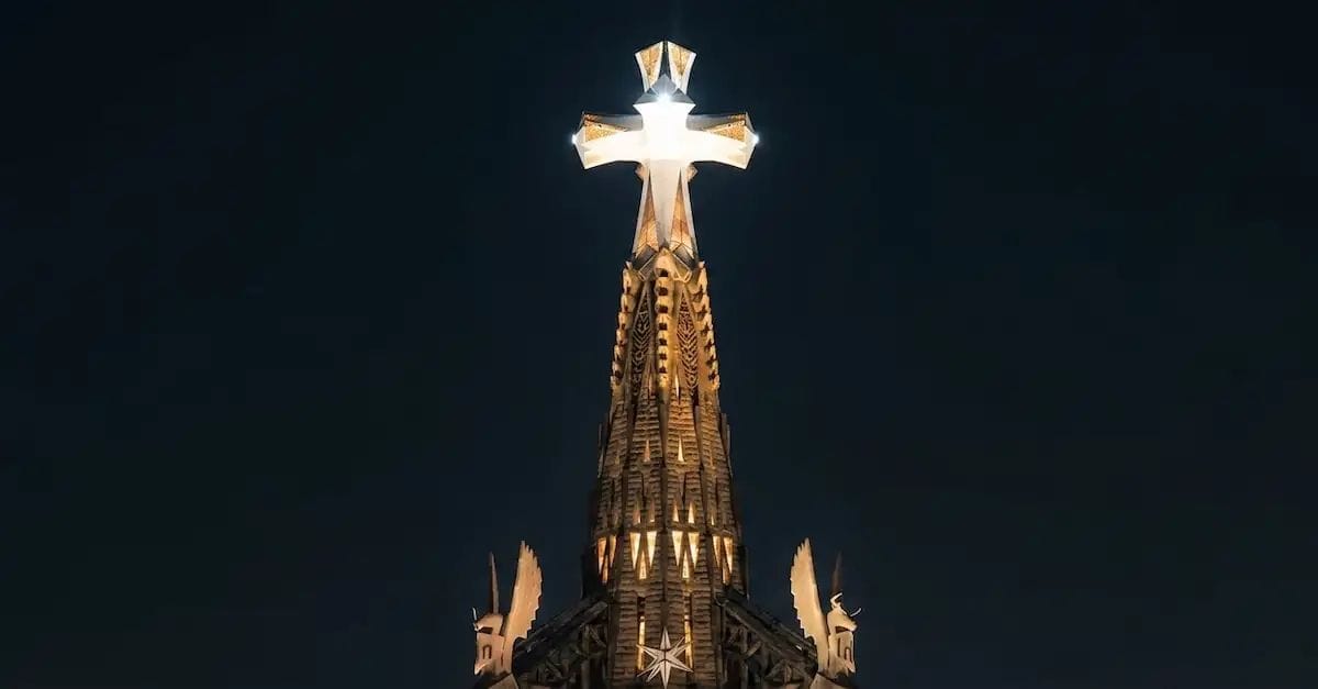 La Torre de Jesucrist il·luminada