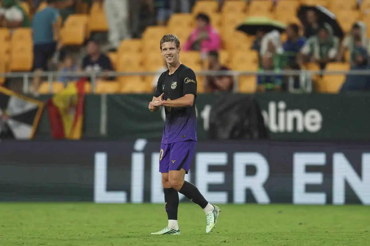 Dani Olmo estarà un mes de baixa i agrava la infermeria del Barça