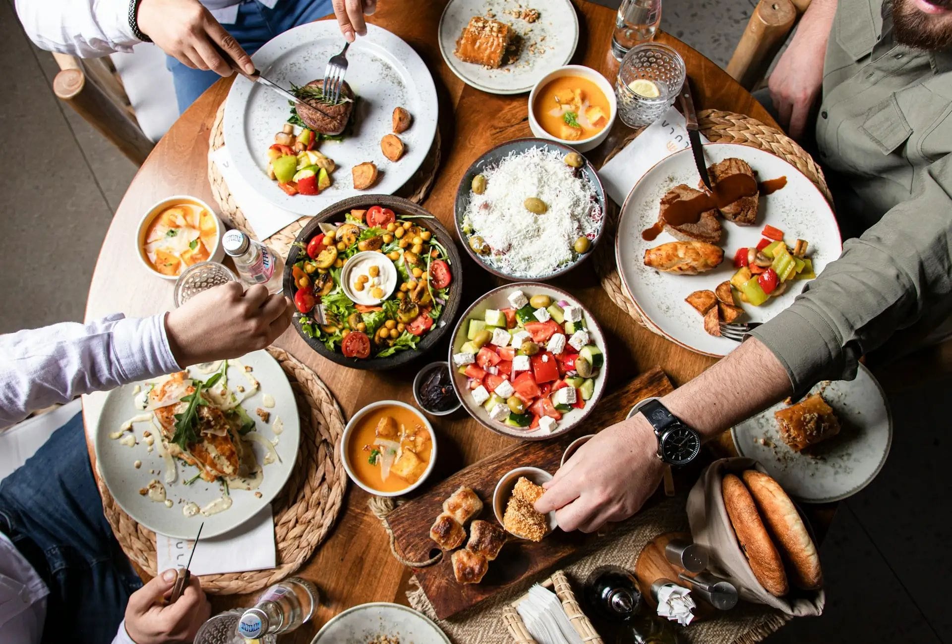 Més de 500 restaurants de Barcelona llancen descomptes de fins al 50 % en la Foodie Black Week
