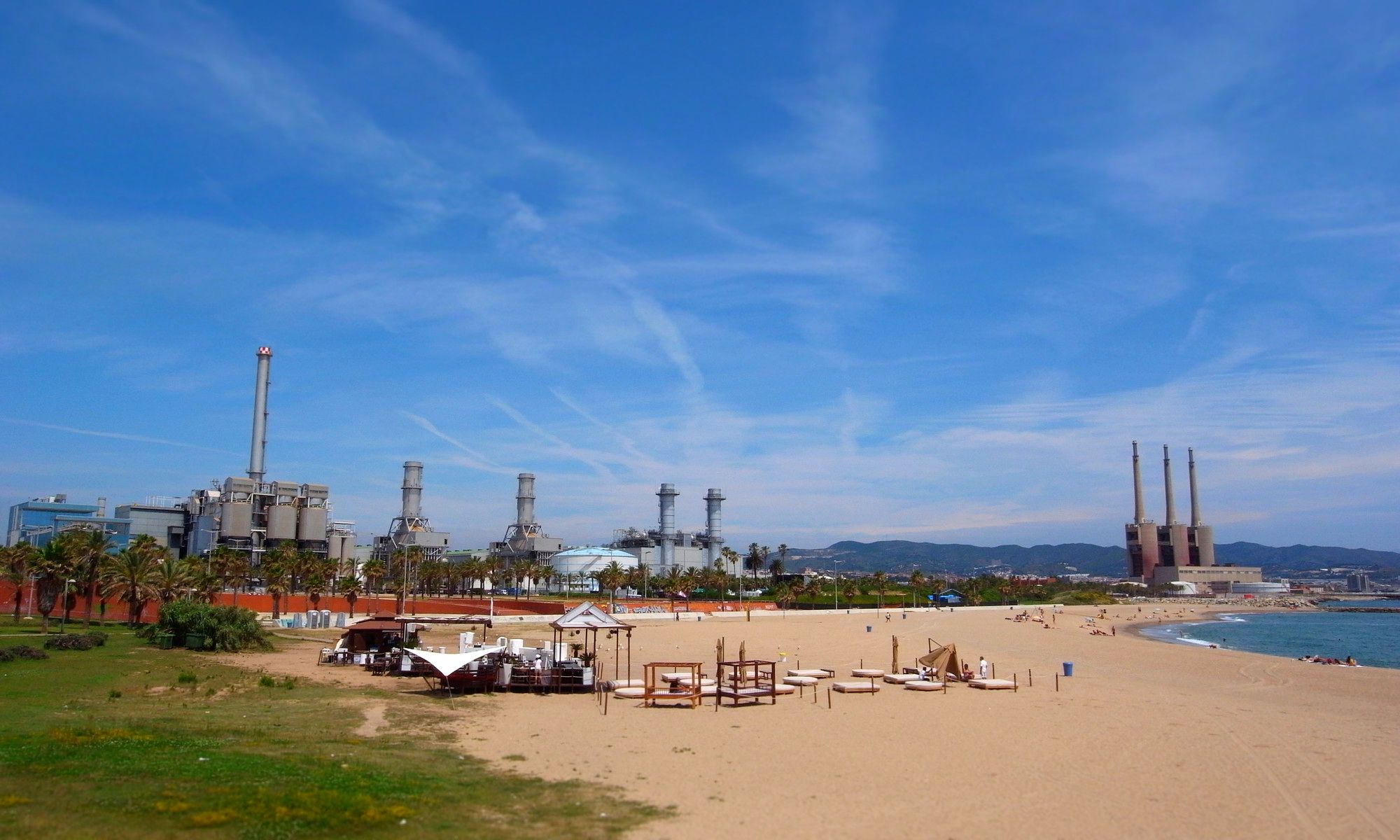 La platja de Sant Adrià reobre després de quatre anys tancada per contaminació