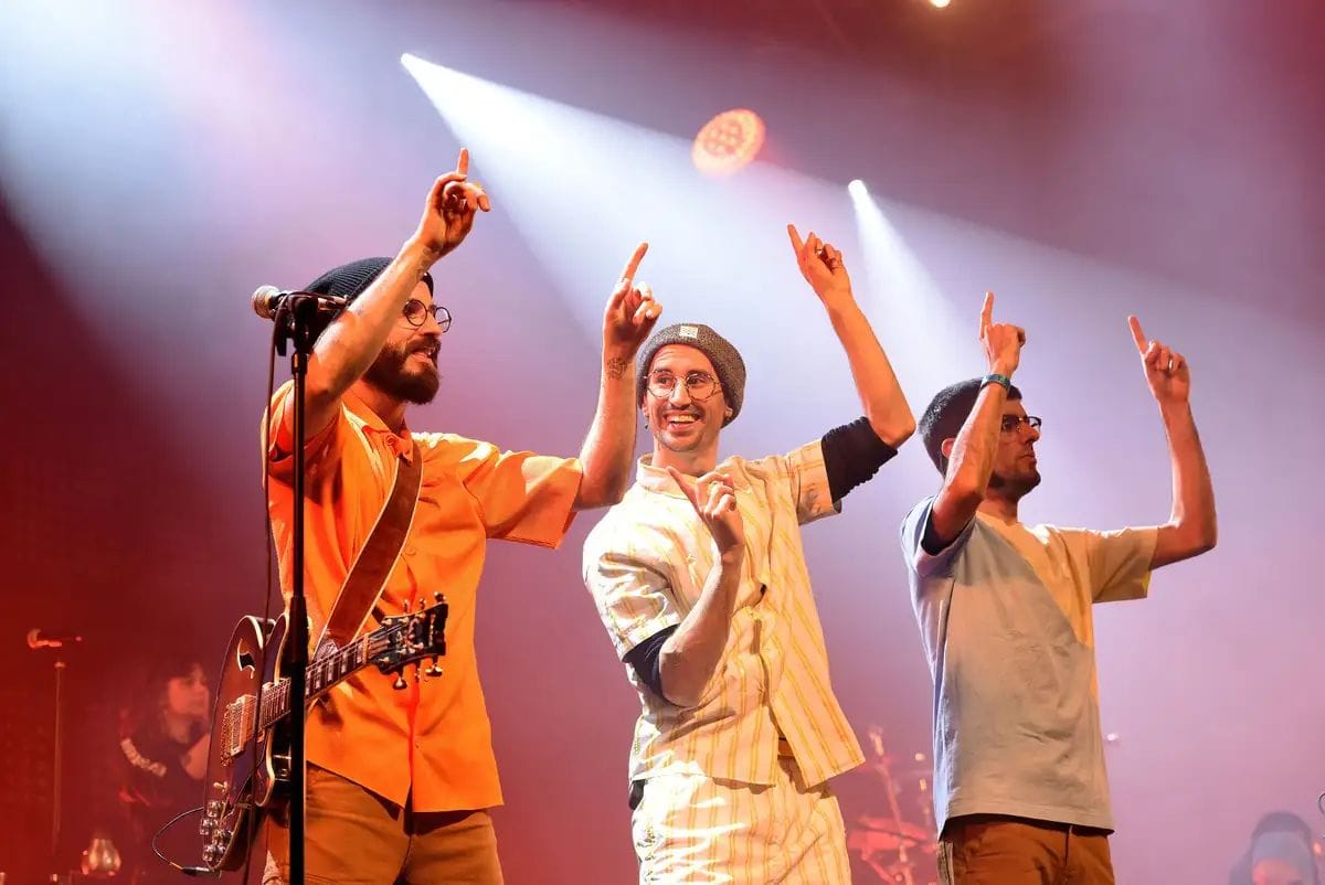 L'últim concert d'Oques Grasses converteix l'Estadi Olímpic en un clam independentista