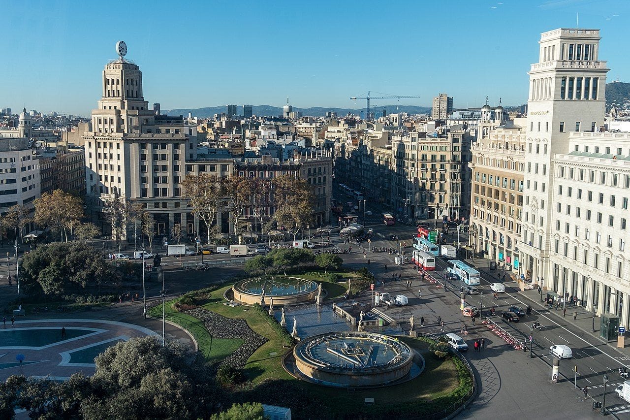 Francesc Macià es transforma: arbres, voreres amples i nou carril bici amb l'arribada del tramvia