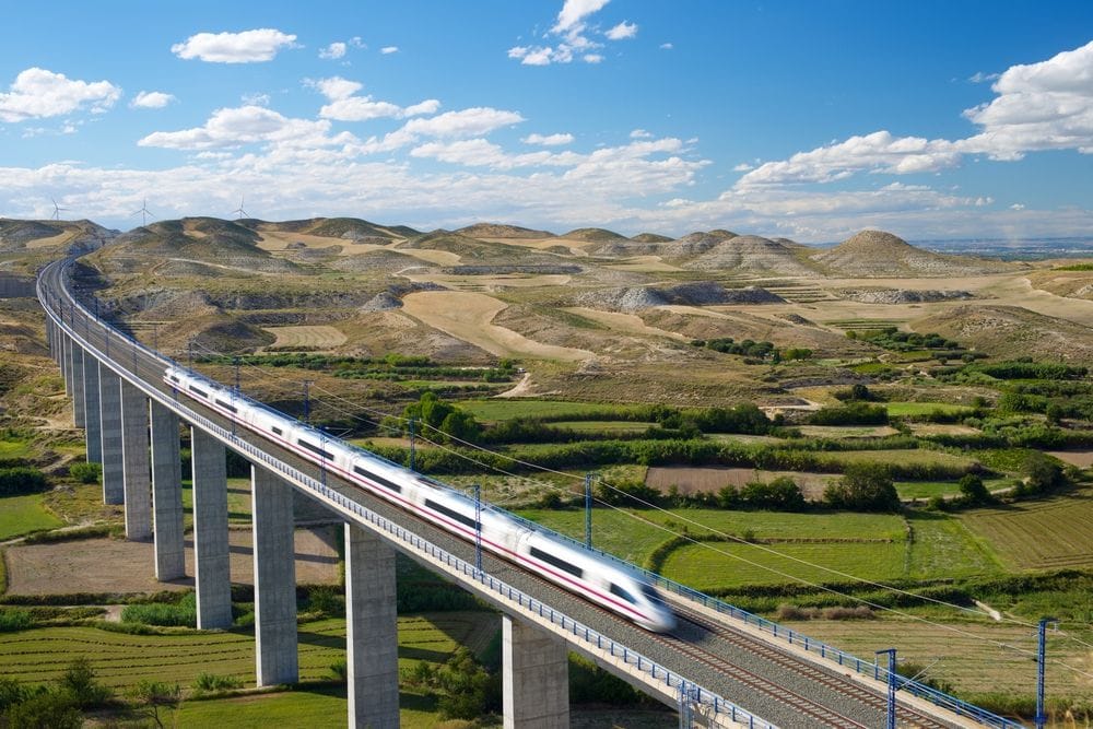Ouigo escalfant motors per a la tardor: bitllets des de 9 € per viatjar per Espanya