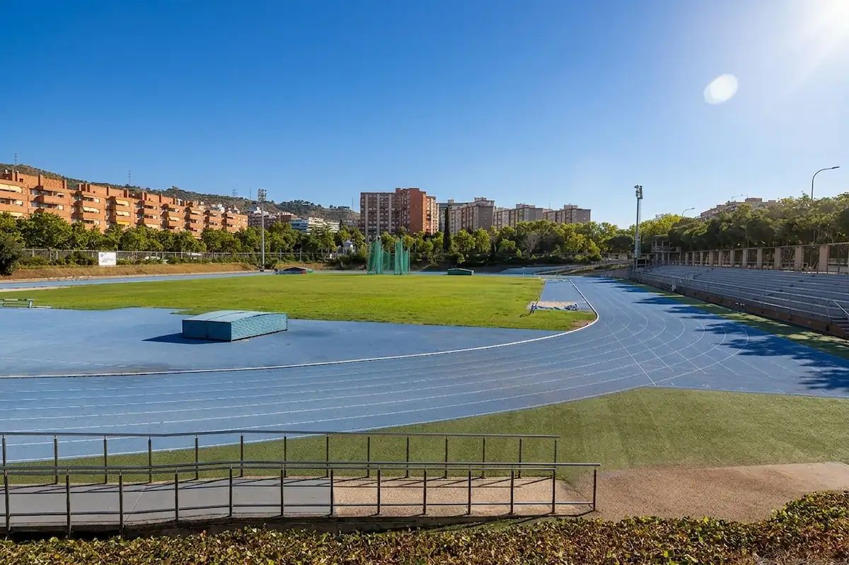 El atletismo de Nou Barris estalla contra el abandono de Can Dragó