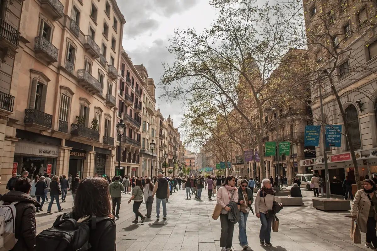 Canvis a La Rambla: menys terrasses i més espai per passejar
