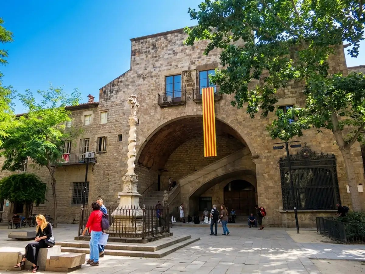 L'Hospital de la Santa Creu inicia una renovació clau al Raval