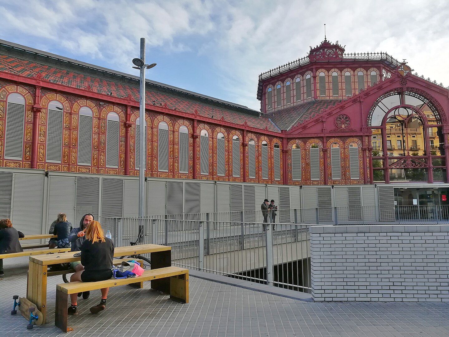 Barcelona llança un pla exprés per recuperar la tranquil·litat a Sant Antoni