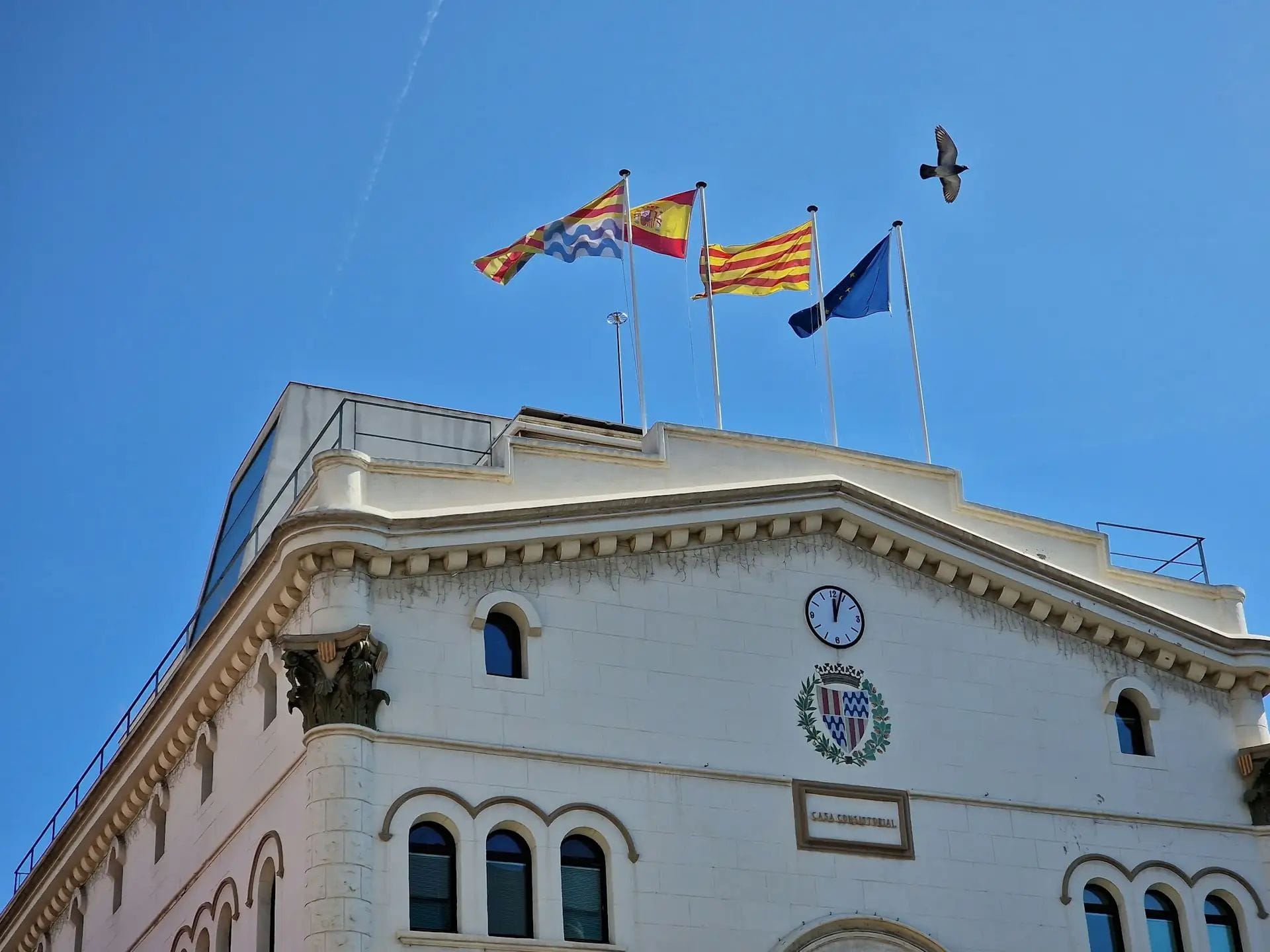 Badalona planeja eliminar tots els pisos turístics el 2028 i marca distància amb Barcelona