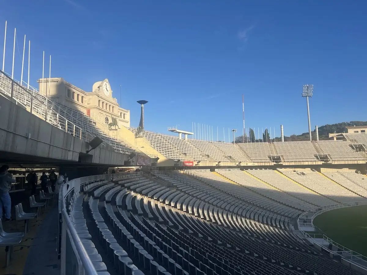 El Papa Lleó XVI portarà una gran vigília al Estadi Olímpic i obre debat a Barcelona