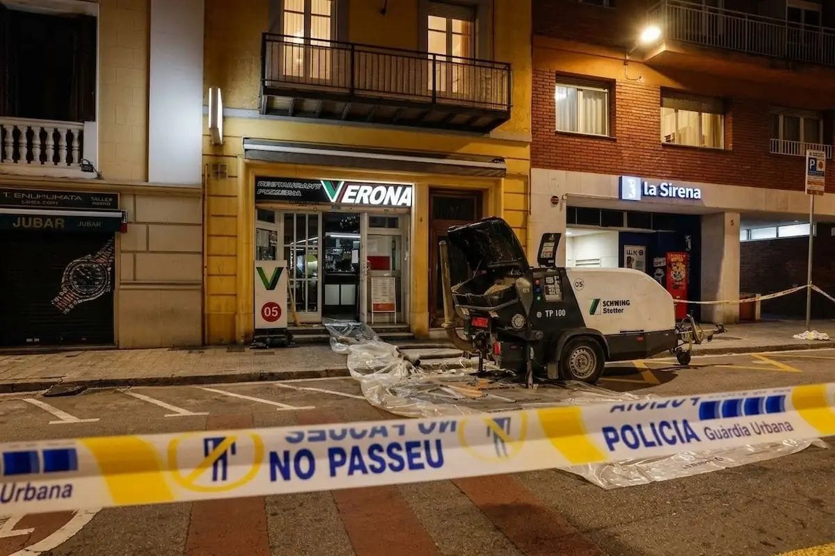 Dos mesos després del socavó de la L9, 70 afectats reclamen a la Generalitat