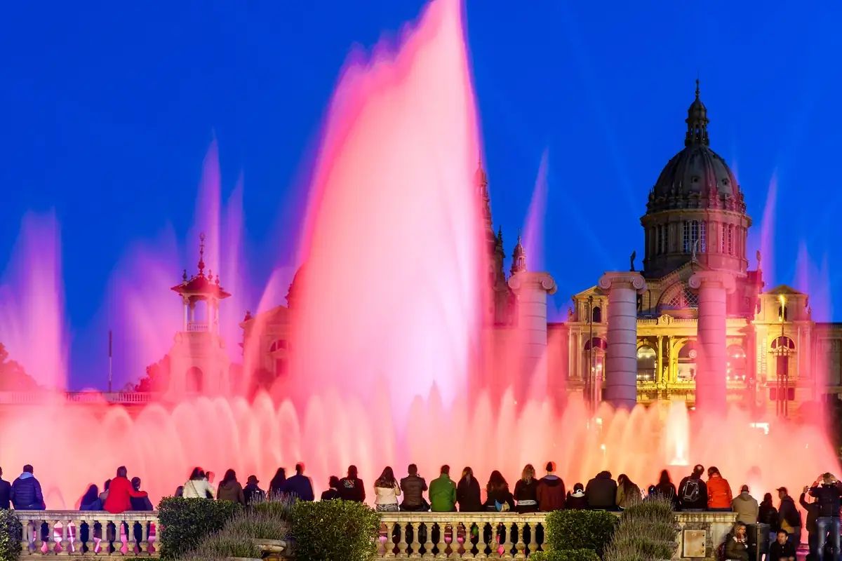 La Font Màgica es modernitza i pausa els seus espectacles per completar obres