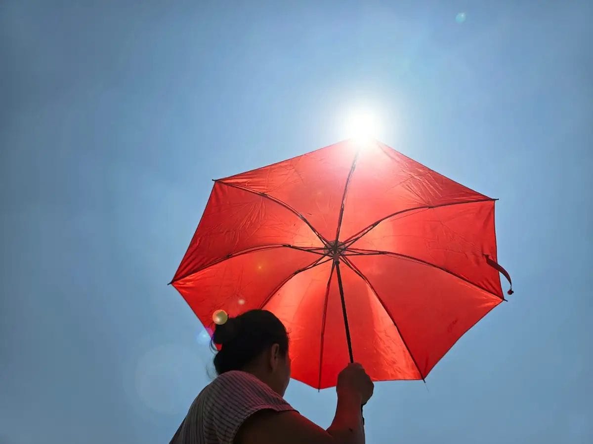 Qué temperatura debe alcanzar Barcelona para hablar de ola de calor