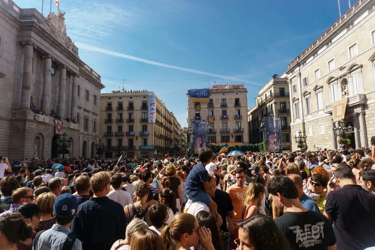 Barcelona planteja limitar l'accés a monuments privats per frenar la saturació turística