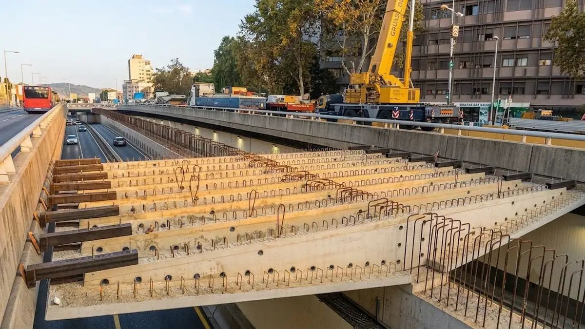 La nueva cubierta de la Ronda de Dalt empieza a tomar forma