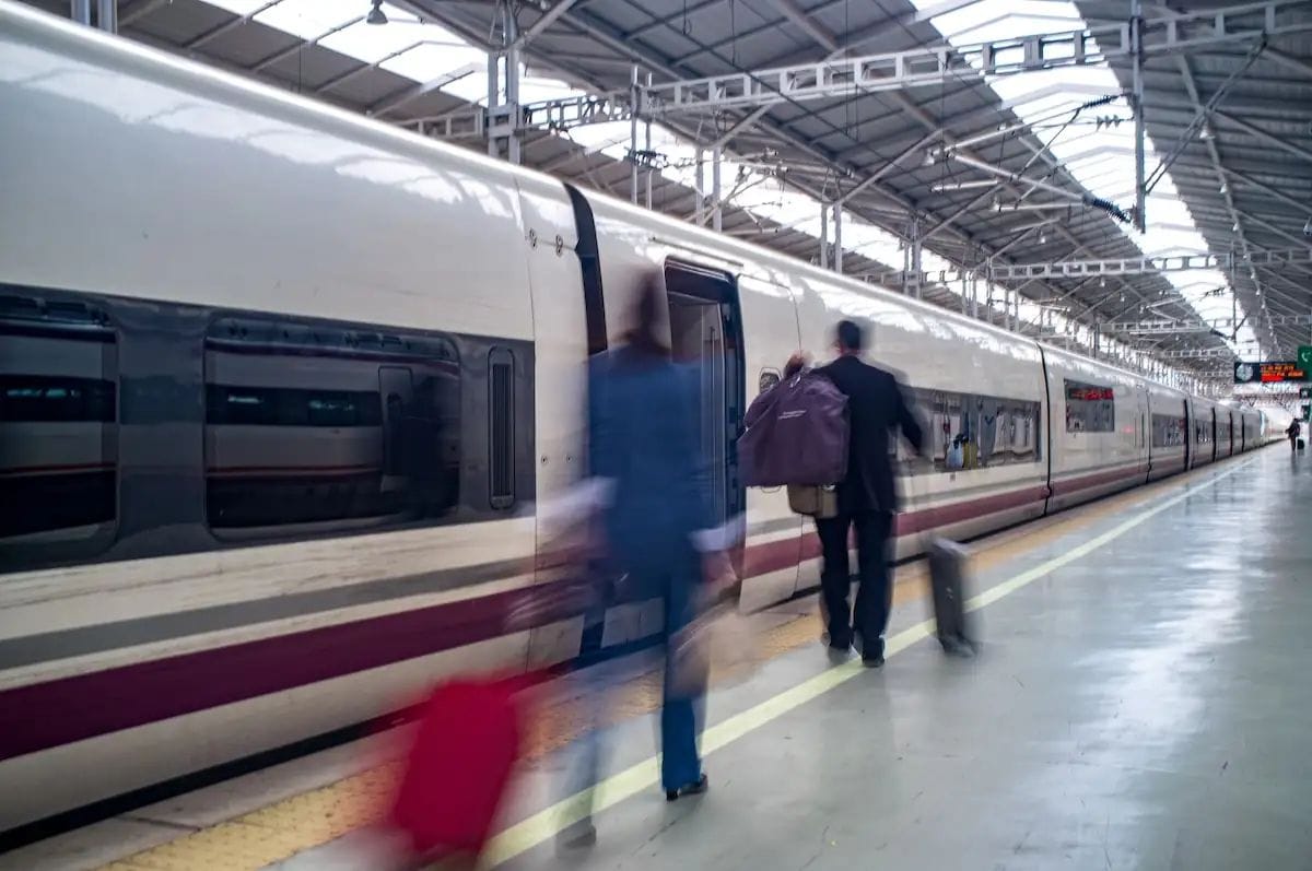 Casi 7.000 viatgers afectats per una avaria en l'alta velocitat Madrid-Barcelona