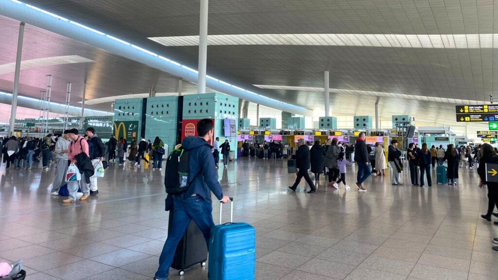 Récord de vuelos en El Prat: 17.000 operaciones durante la Navidad en Barcelona