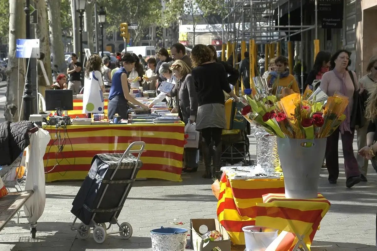 Sant Jordi creix a Barcelona sense La Rambla i amb rècord de parades