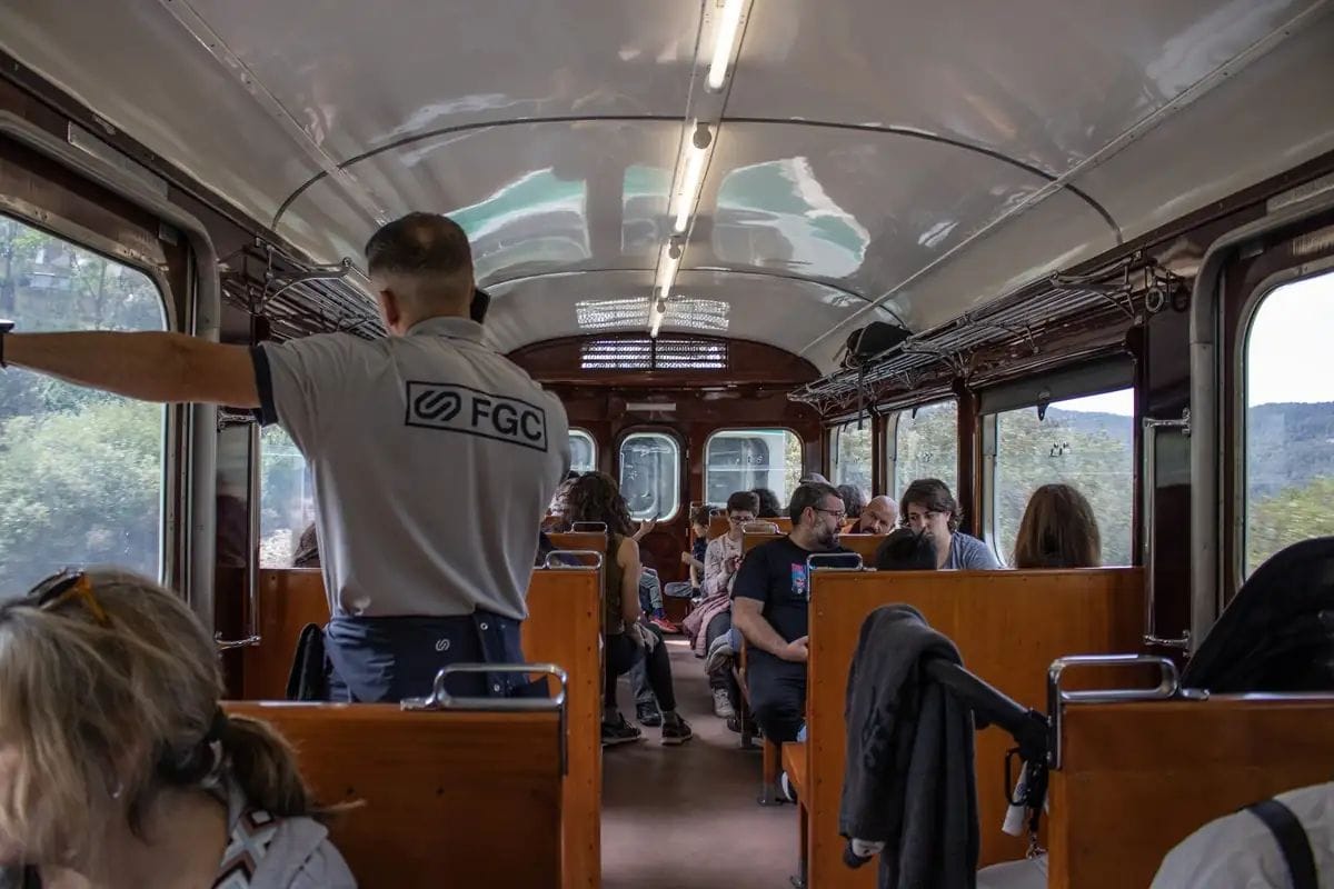 El Tren Granota torna a circular a Barcelona amb viatges històrics fins al desembre