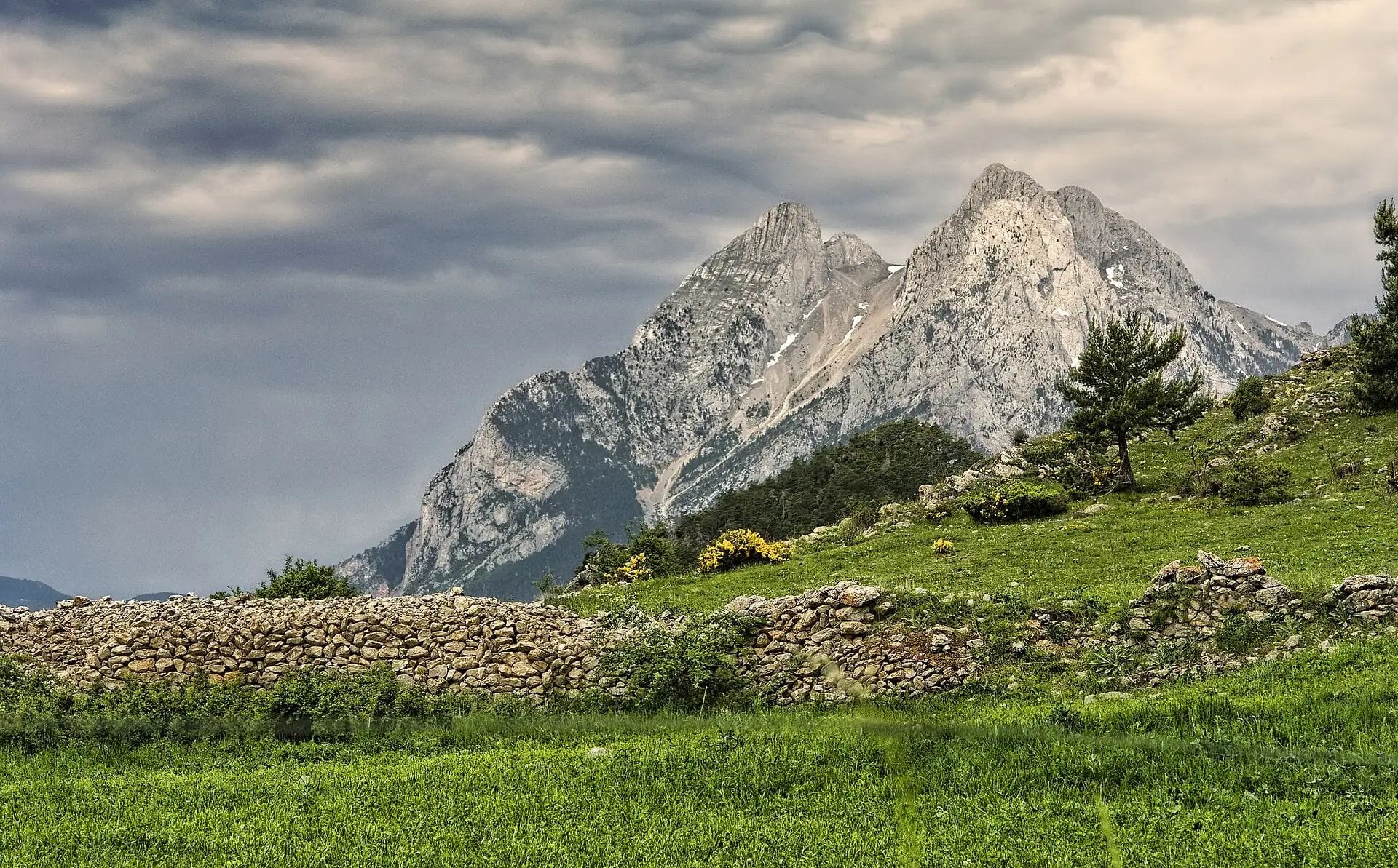 Rescaten en helicòpter a dos excursionistes atrapats al Pedraforca