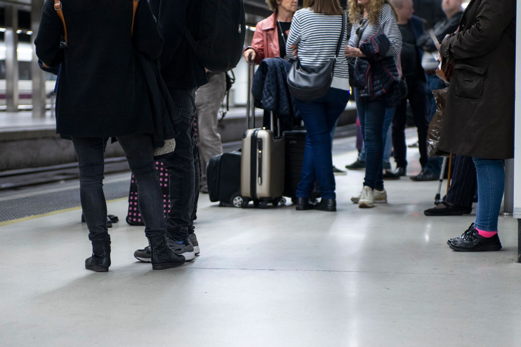 Barcelona col·lapsada: Rodalies a mig gas, AP-7 tancada i ZBE suspesa