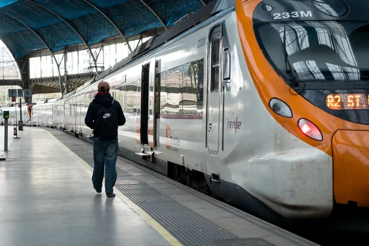 Rodalies inicia la vaga sense aglomeracions i amb més pressió viària
