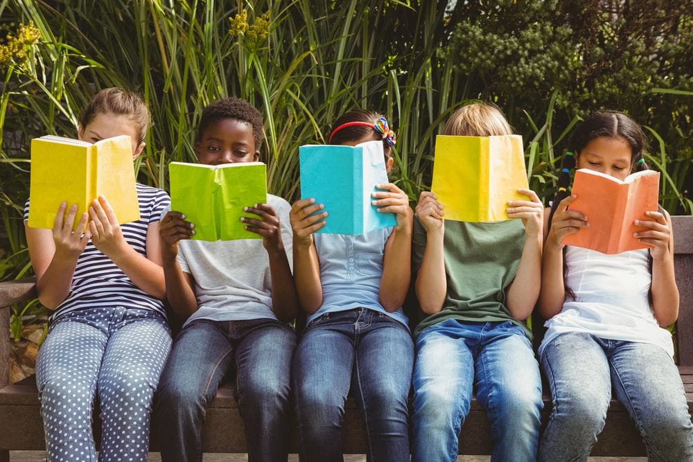 «Fas 6 anys. Tria un llibre»: más de 66.000 niños catalanes recibirán dinero para elegir un libro