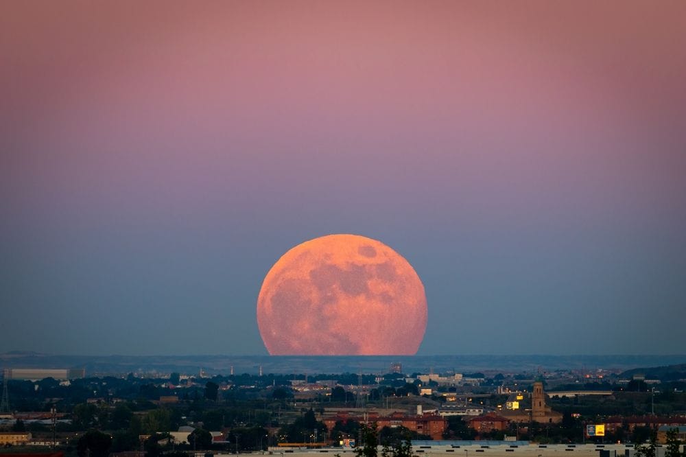 Una Lluna roja pintarà el cel espanyol en un eclipsi total únic