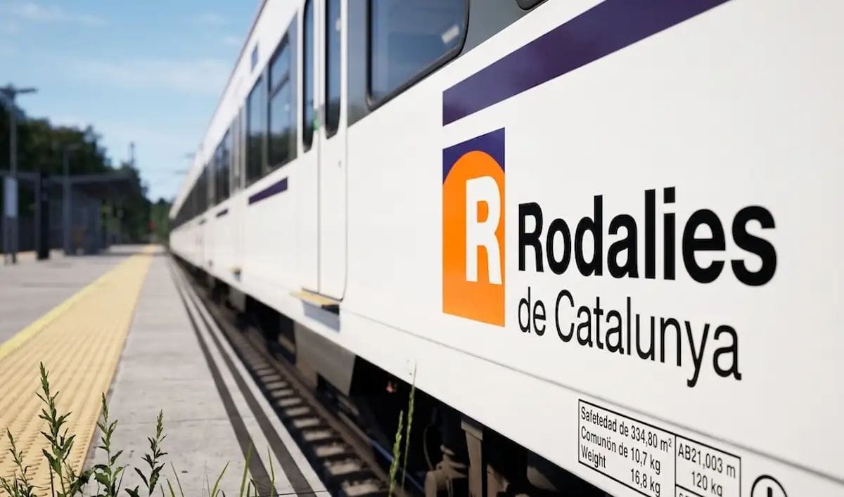 Renfe demana disculpes pel caos de l'eclipsi: «No tenim més trens»