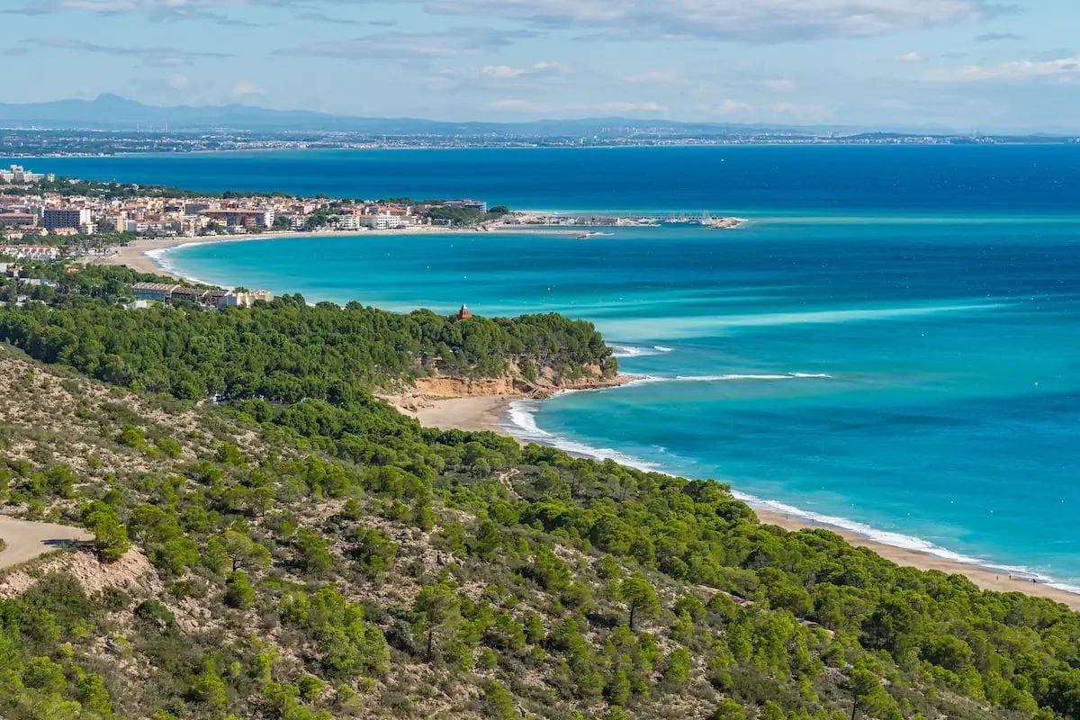 Castelldefels i el litoral de Barcelona lideren l'augment d'ones de calor