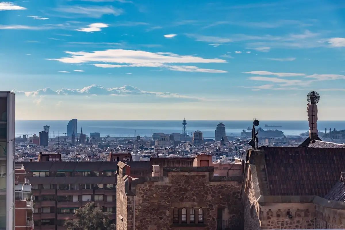 Barcelona paga més per menys espai: el lloguer bateix rècord per metre quadrat