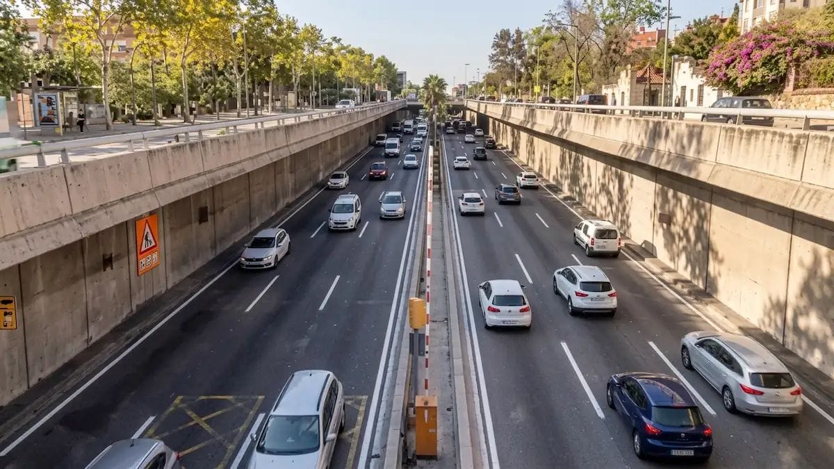 La Ronda de Dalt recupera els tres carrils després de setmanes d'obres a Vall d’Hebron