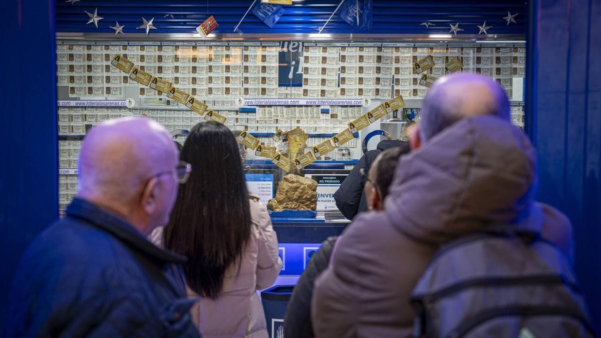 Récord de ventas y colas interminables en la lotería de Las Arenas de Barcelona