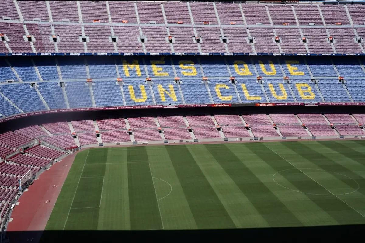 L'Atlético tanca la porta al Barça per Julián Álvarez i eleva la tensió