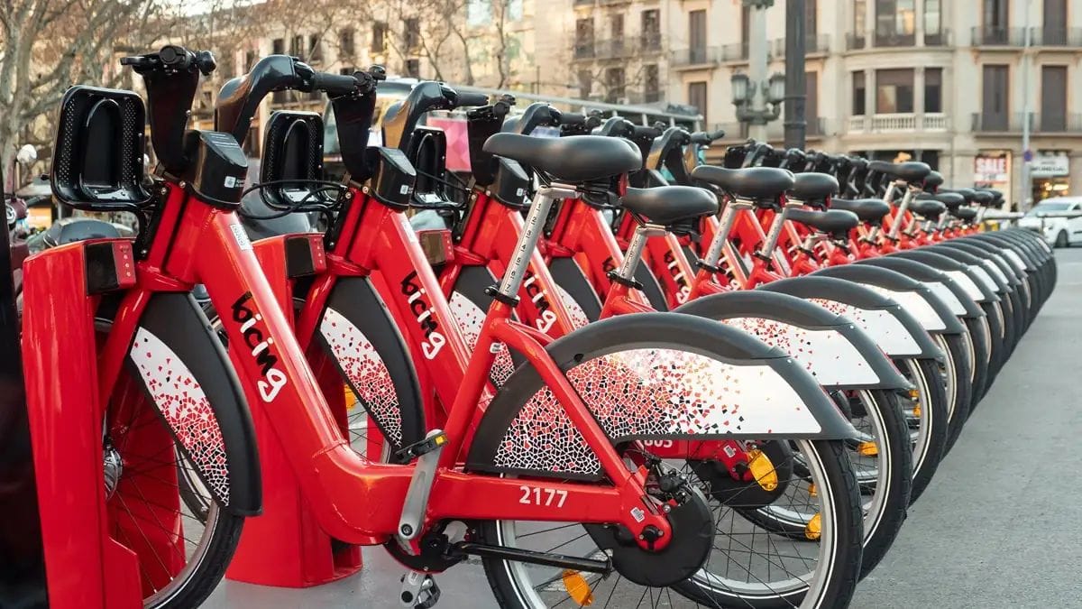 Noves iniciatives impulsen l'ús diari de la bici a Barcelona