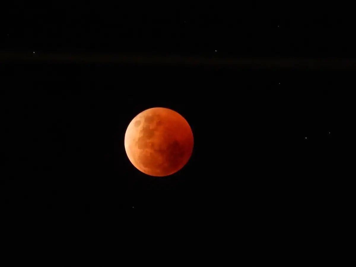 Barcelona veurà una Lluna gairebé roja en l'eclipsi del 28 d'agost