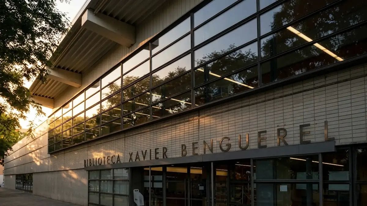 Fachada de la biblioteca Xavier Benguerel