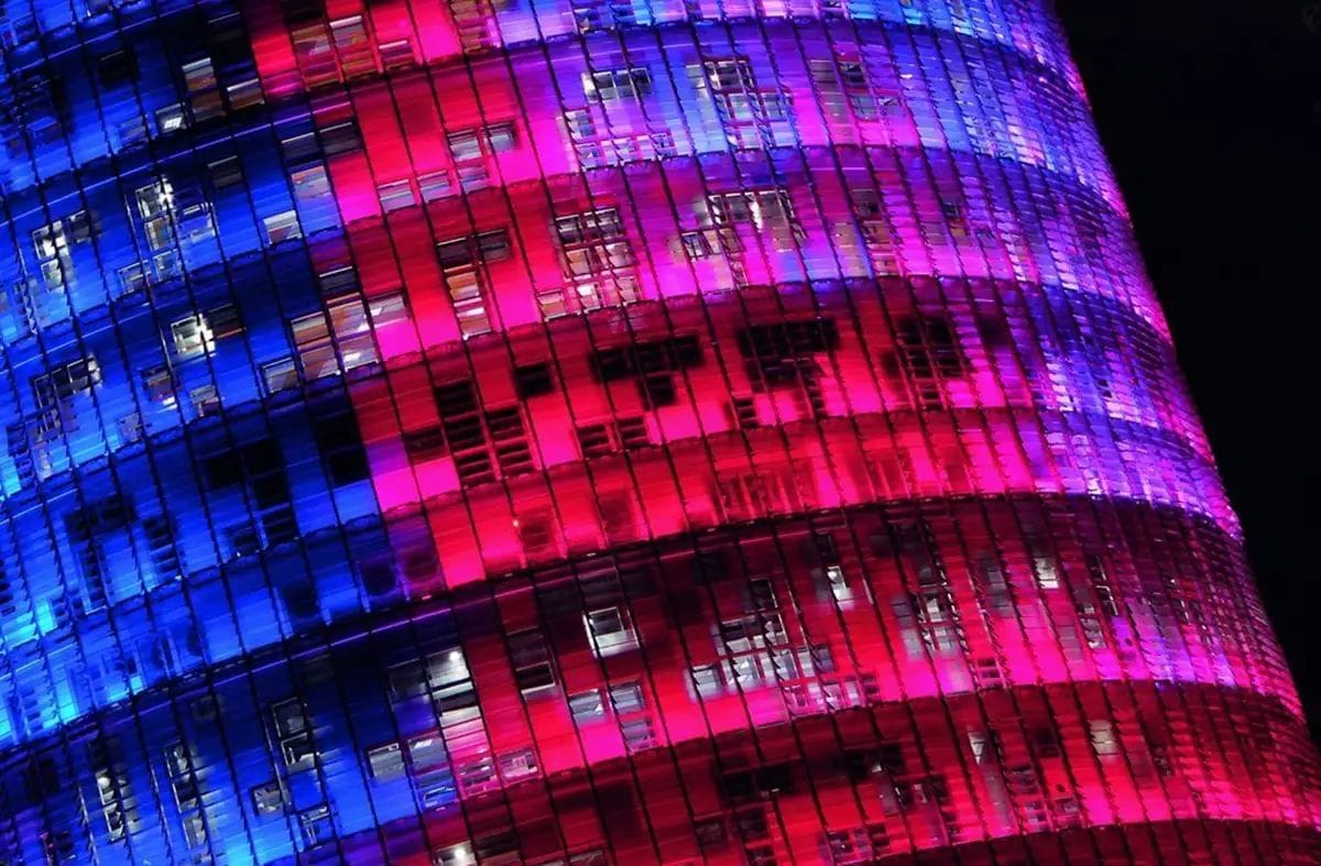 El MACBA i la Torre Glòries projecten imatges contra l'incivisme a Barcelona