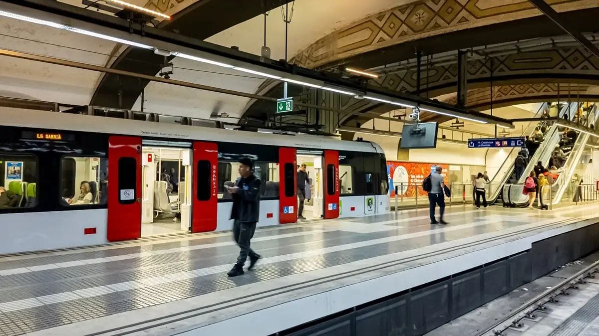 El enllaç entre L1 i L5 a Plaça de Sants tanca gairebé un any des del 27 d'abril