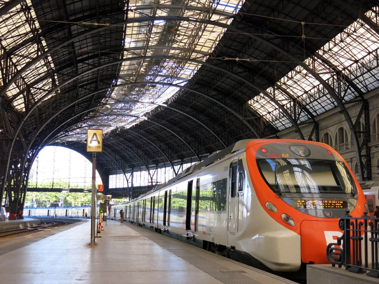 El major parón de Rodalies comença: 16 mesos d'obres, 50 km de via i 21.000 viatgers afectats