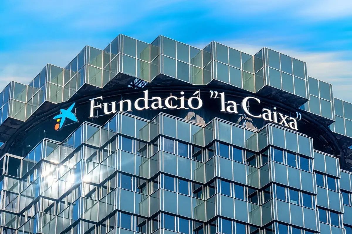 Barcelona atrau talent global amb 100 noves beques científiques de la Fundació “la Caixa”