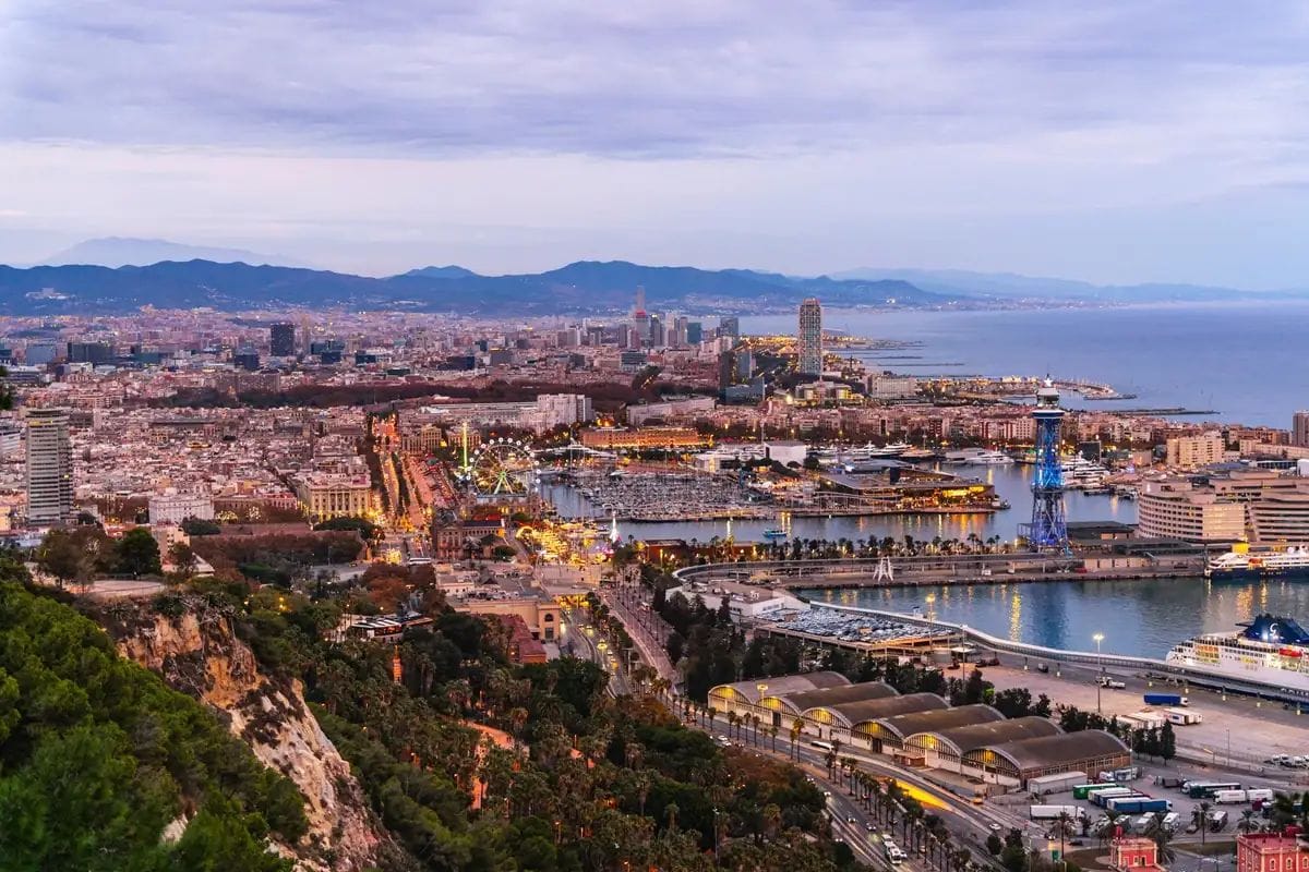 Barcelona arrenca la setmana amb sol i 20 ºC abans d'un possible canvi de temps