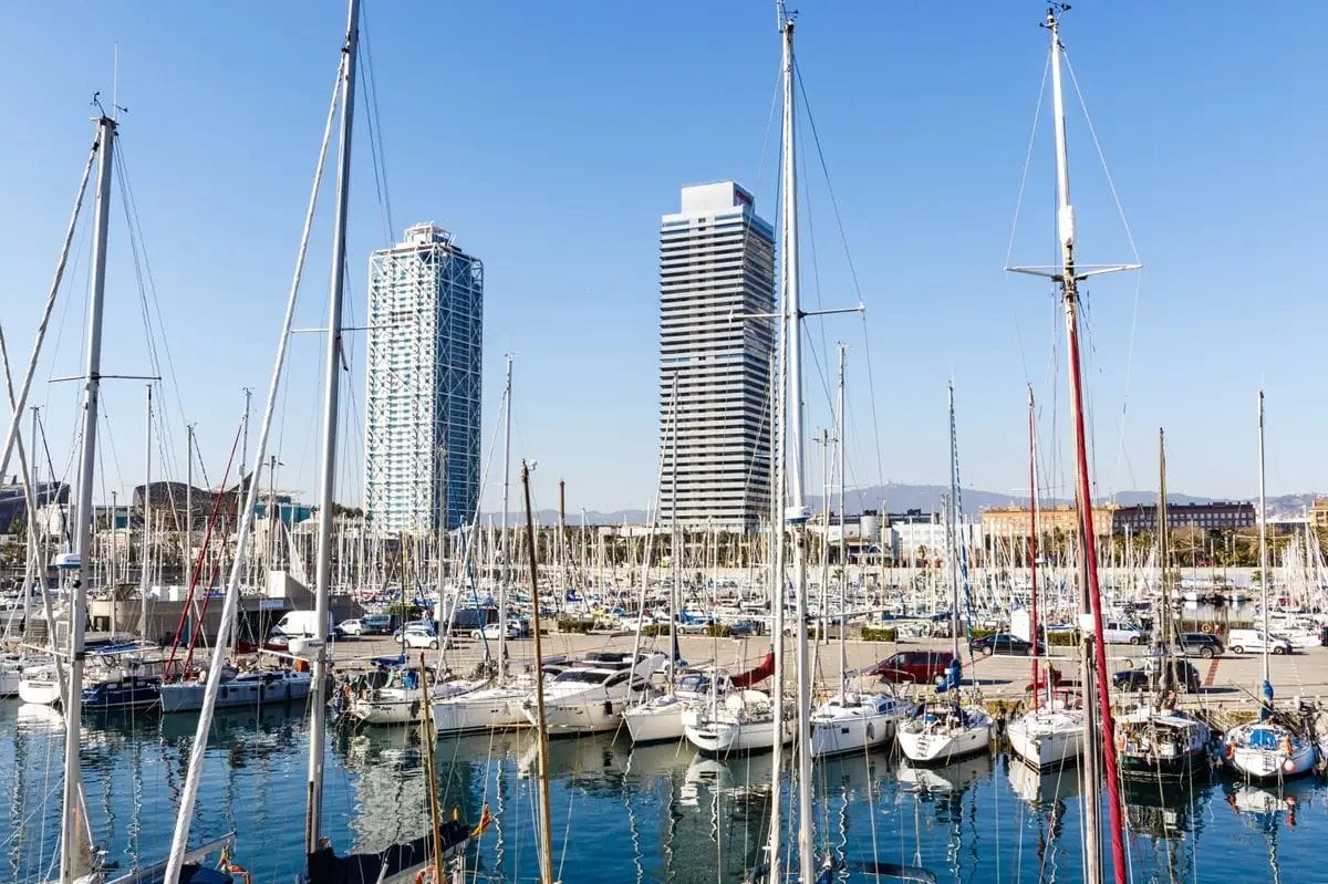 La desaparició d'un jove al Port Olímpic activa un ampli operatiu a Barcelona