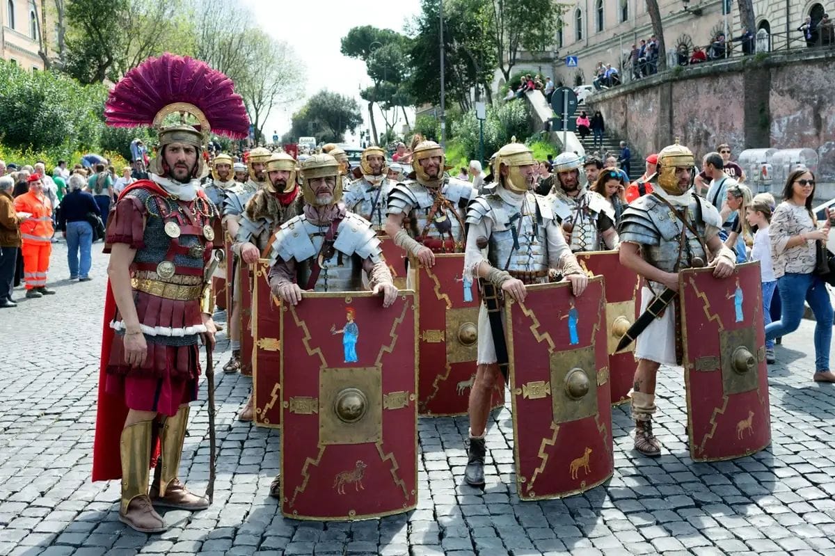 Desfilada romana a Montjuïc per la inauguració de ‘Els últims dies de Pompeia’